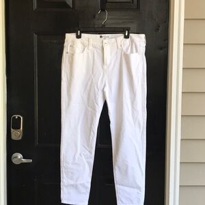 Very nice Stylus brand white stretch jeans. Skinny ankle jeans. Size 32/14